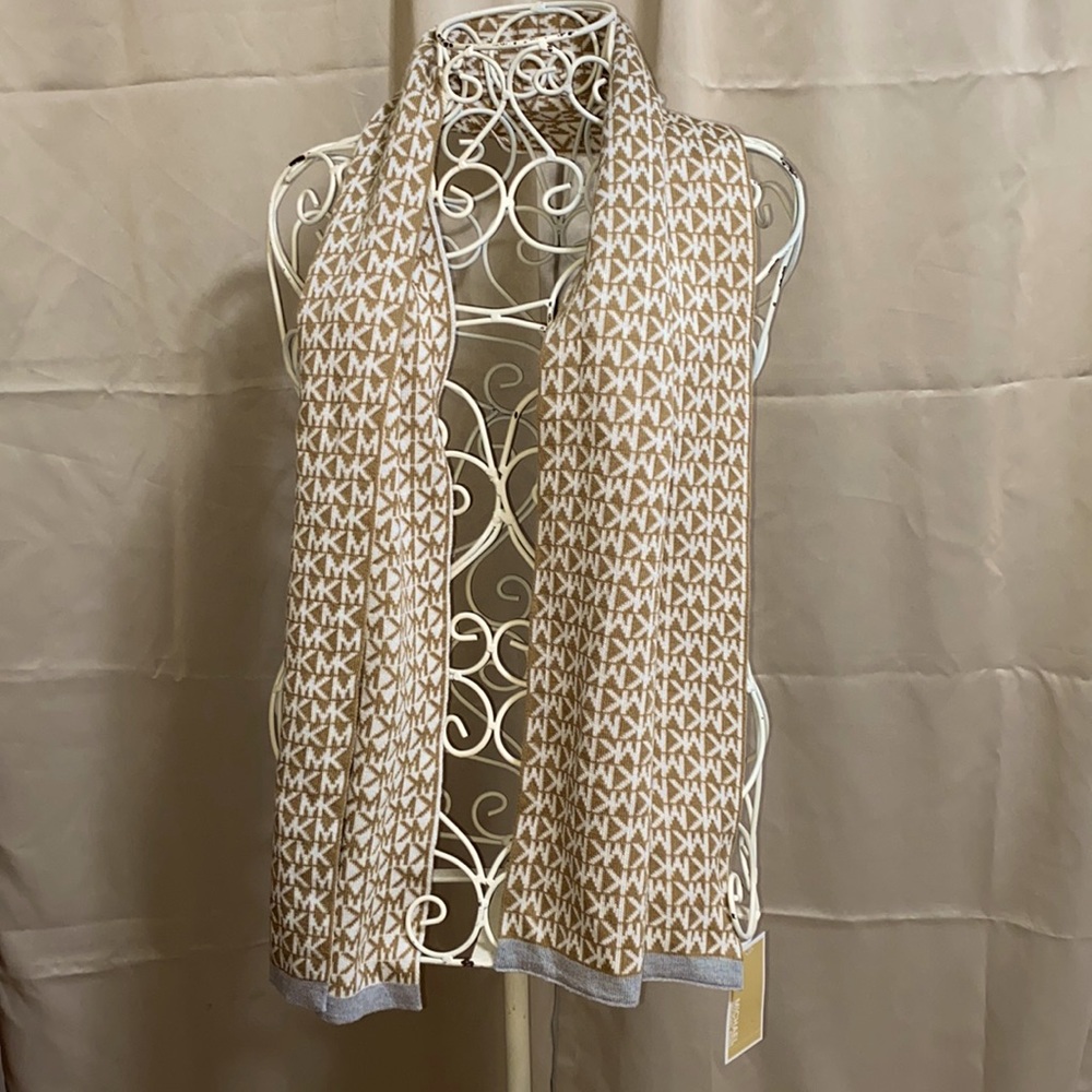 NWT Michael Kors MK Logo Scarf
